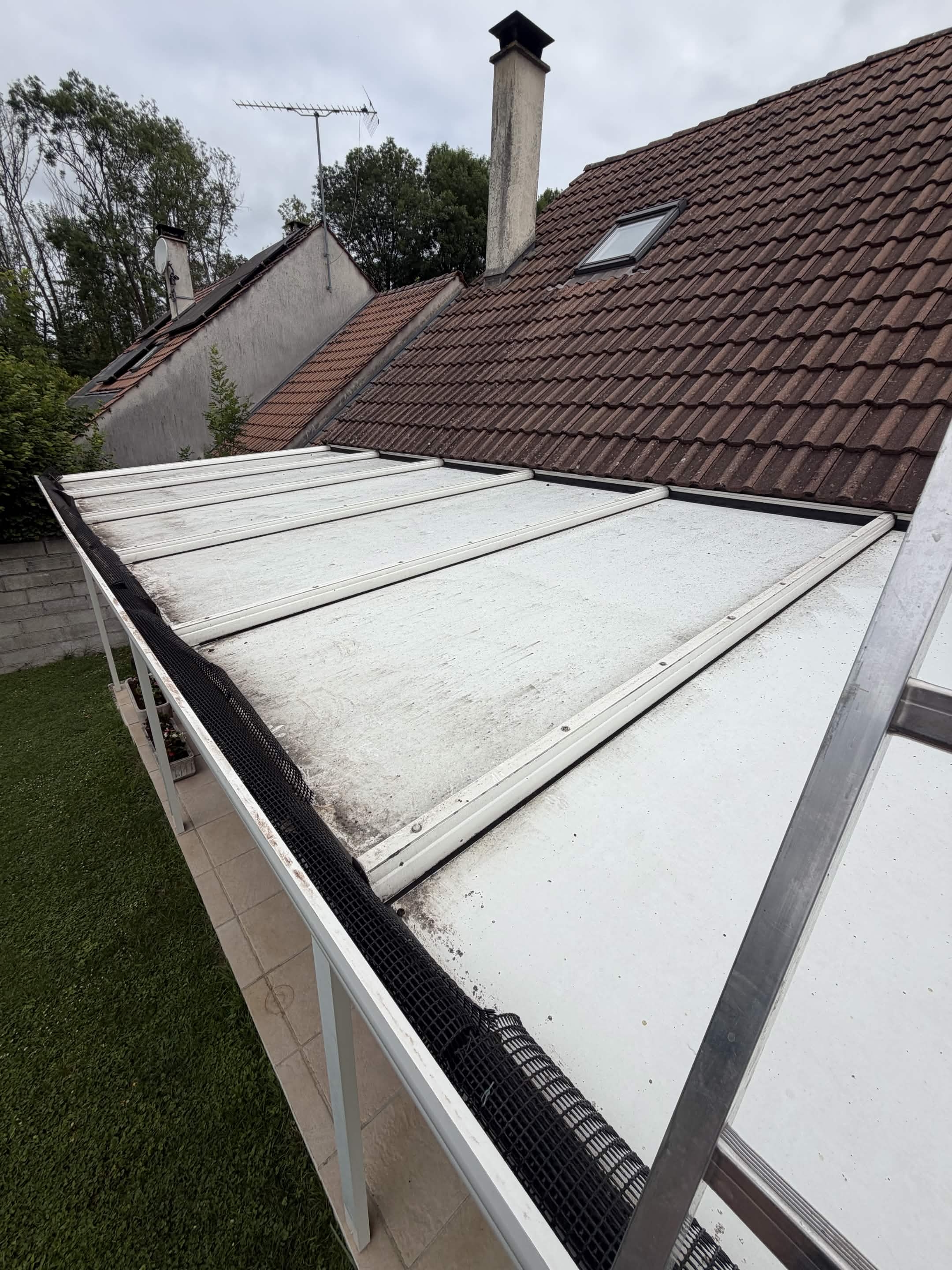 Avant nettoyage pergola